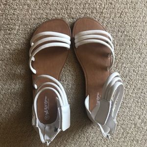 NEW w/o tags white gladiator sandals - size 4 1/2